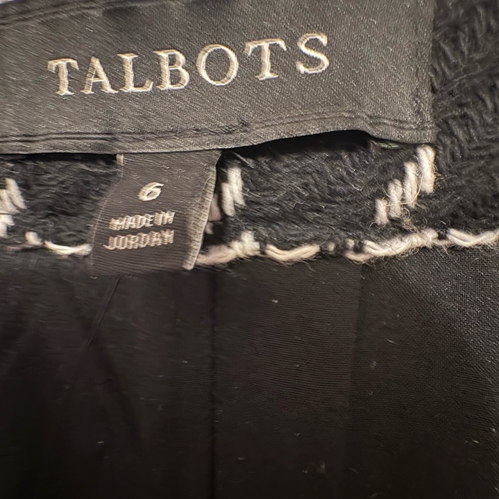 Talbots Black and White Plaid Pencil Skirt
Talbots 
Size :6  BRAND NEW - Picture 6 of 8